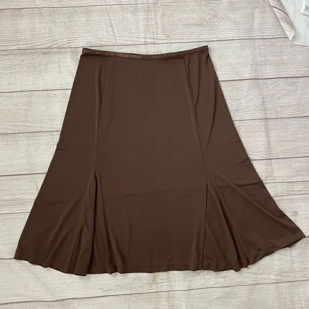 The Limited women sz M brown flare pull on skirt